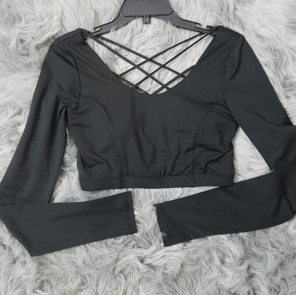 Forever21 crop long sleeve activewear top